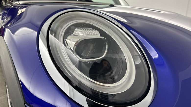 MINI Hatchback 1.5 Cooper Classic II 3dr [Comfort Pack] Petrol Hatchback